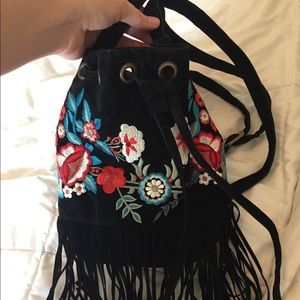 Bucket bag style cross body bag